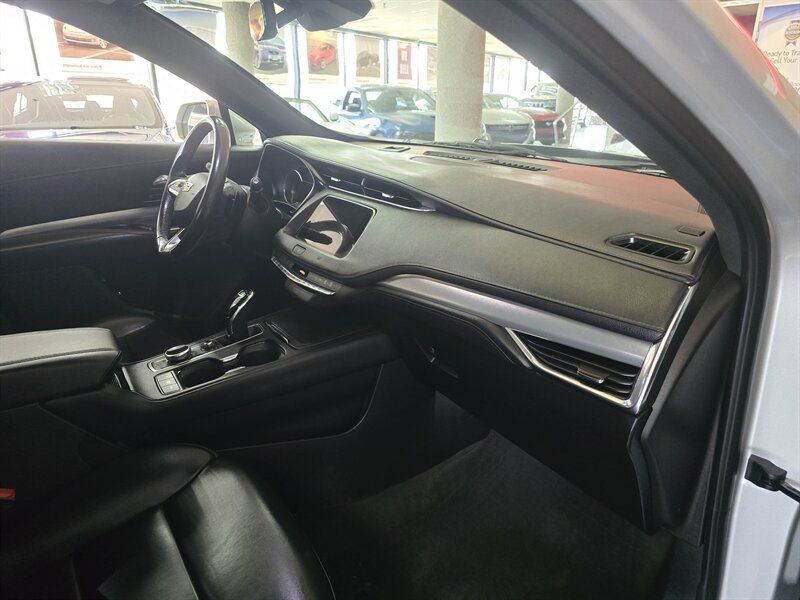 Used 2020 Cadillac XT4 Premium Luxury FWD image 17