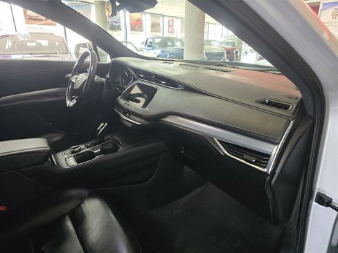 Used 2020 Cadillac XT4 Premium Luxury image 17