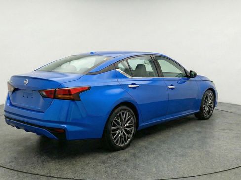 Used 2025 Nissan Altima 2.5 SV image 9