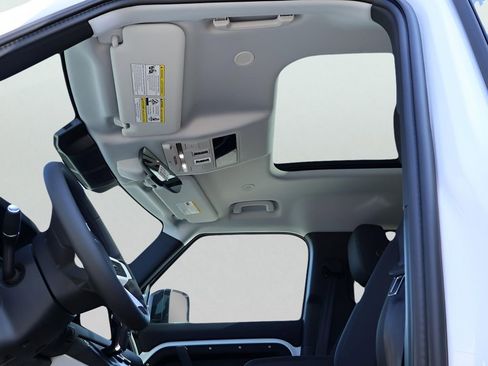 New 2025 Land Rover Defender 110 S AWD/4WD image 37