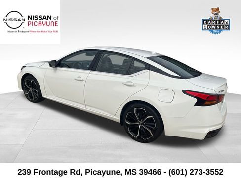 Used 2024 Nissan Altima 2.5 SR image 3