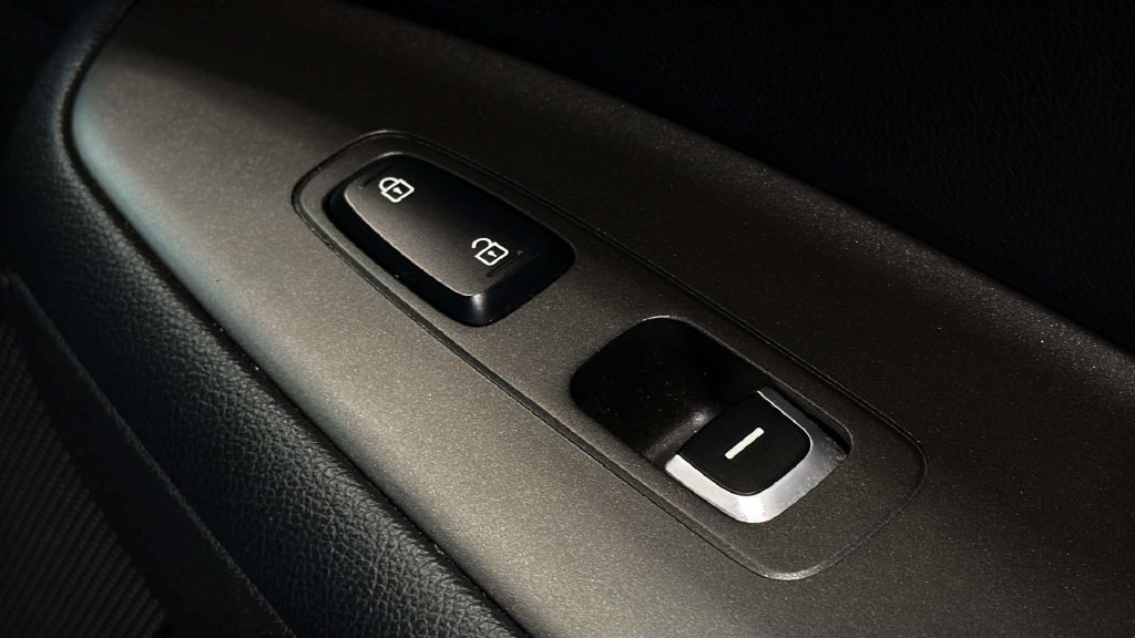 Used 2018 Kia Optima S w/ Panoramic Sunroof Package FWD image 10