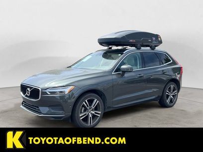Used 2019 Volvo XC60 T5 Momentum w/ Premium Package