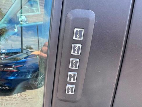 Used 2022 Ford Maverick Lariat image 12