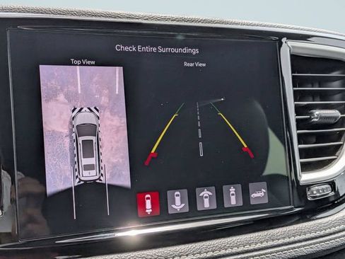 Used 2024 Chrysler Pacifica Limited FWD image 20