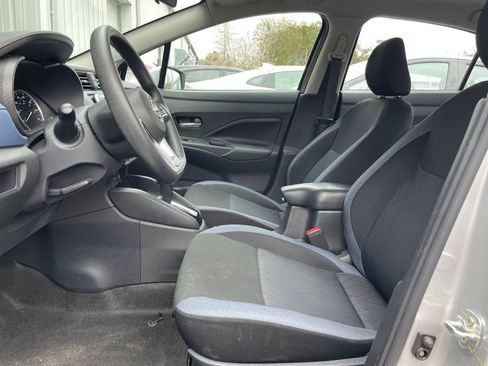 Used 2025 Nissan Versa SV image 24