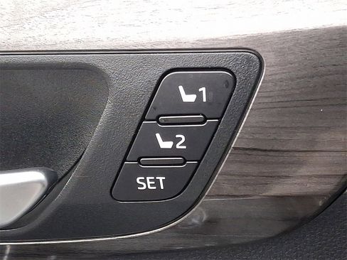 Used 2023 Toyota Highlander Platinum image 29