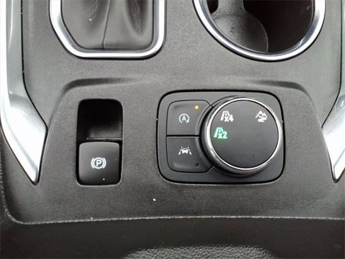 Used 2022 Chevrolet Traverse LS image 20