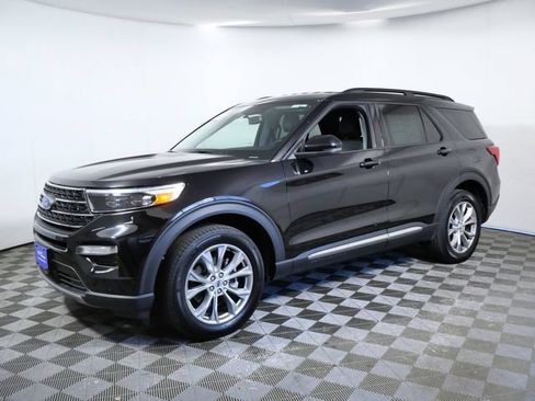 Certified 2024 Ford Explorer XLT w/ Equipment Group 202A AWD/4WD image 5