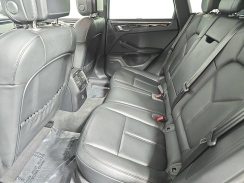 Certified 2026 Porsche Macan AWD/4WD image 24