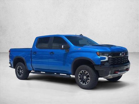 Used 2025 Chevrolet Silverado 1500 ZR2 AWD/4WD image 3