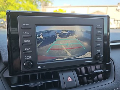 Used 2022 Toyota RAV4 XLE FWD image 26