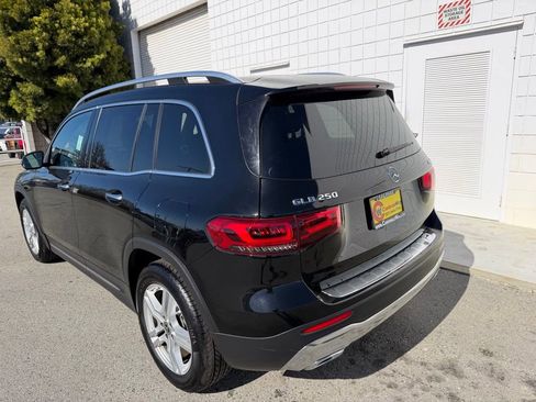Used 2023 Mercedes-Benz GLB 250 4MATIC image 4