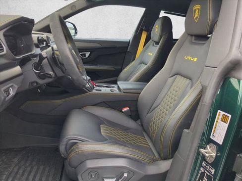 Used 2023 Lamborghini Urus Performante AWD/4WD image 13
