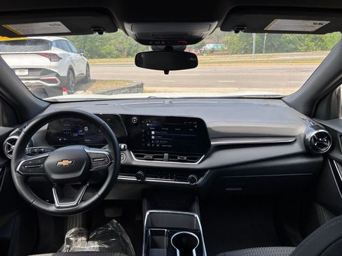 Used 2025 Chevrolet Equinox LT FWD image 29