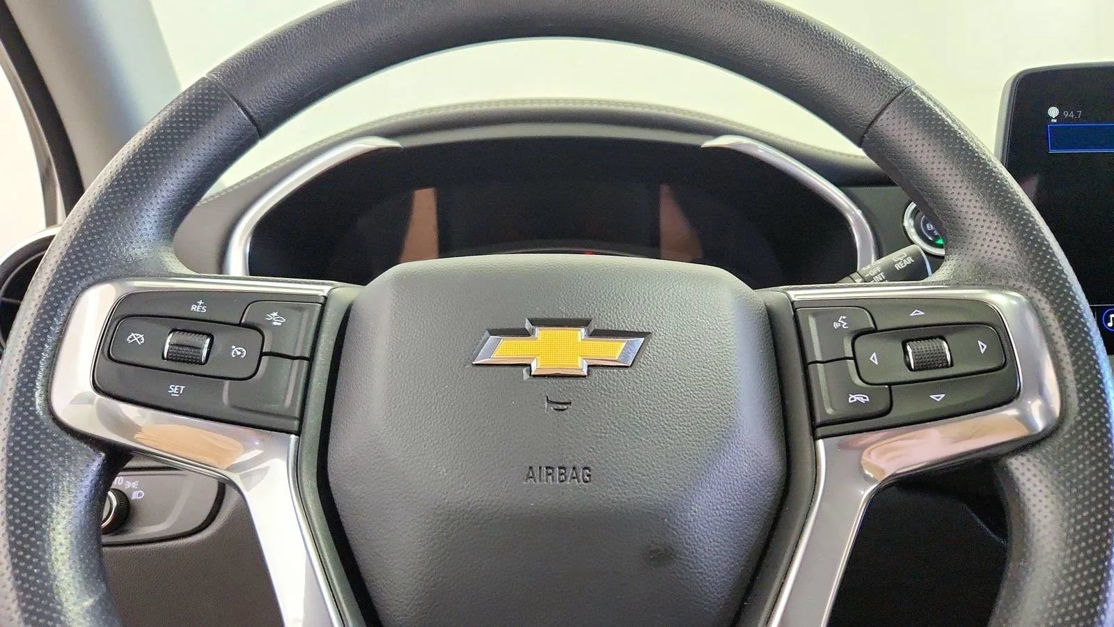 Used 2024 Chevrolet Blazer LT w/ Convenience Package FWD image 17