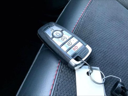 Used 2025 Ford Explorer ST image 15