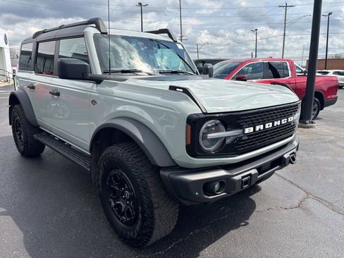 Used 2023 Ford Bronco Wildtrak image 3