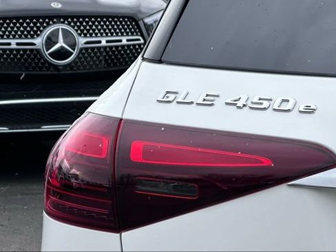 New 2026 Mercedes-Benz GLE 450e 4MATIC image 10