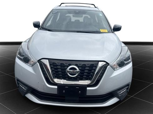 Used 2020 Nissan Kicks SR w/ SR Premium Package FWD image 8