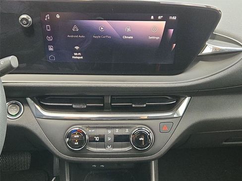 Used 2025 Buick Envista Preferred FWD image 10