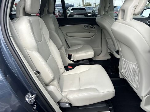 Used 2020 Volvo XC90 T6 Momentum image 18