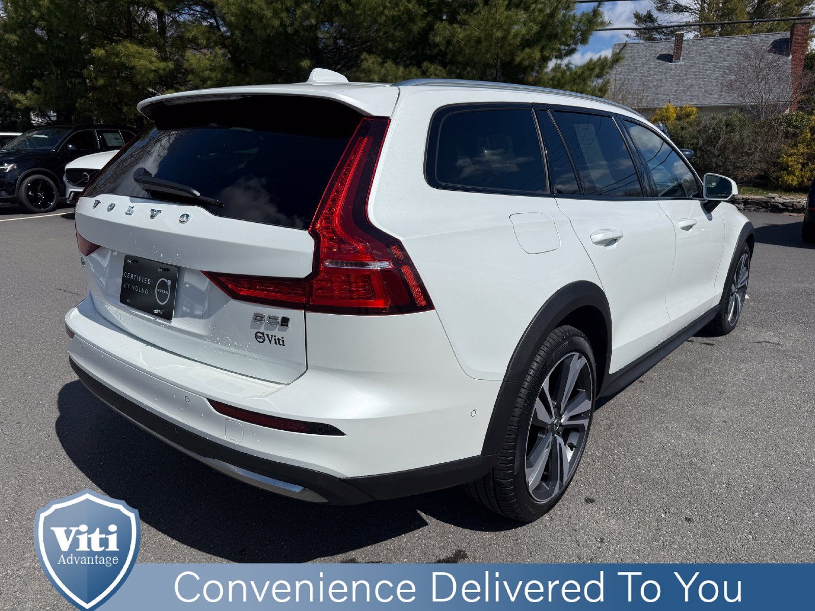 Certified 2025 Volvo V60 B5 Cross Country Plus AWD/4WD image 8