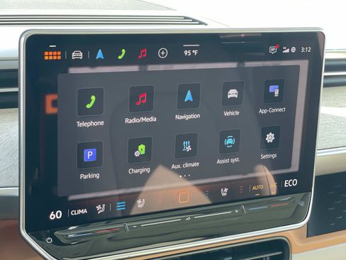 Certified 2025 Volkswagen ID. Buzz 1st Edition RWD image 11