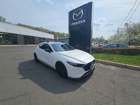 Certified 2025 MAZDA MAZDA3 Hatchback w/Premium Plus Pkg image 2