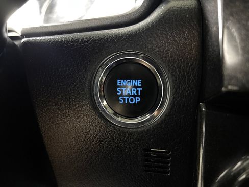 Used 2021 Toyota 4Runner TRD Off-Road AWD/4WD image 17