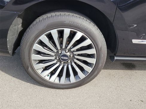 Used 2021 Lincoln Navigator L Reserve image 5