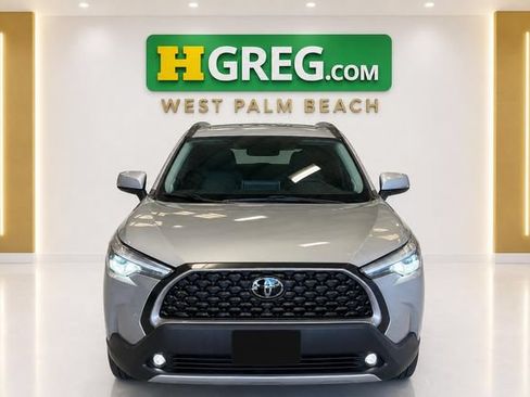 Used 2024 Toyota Corolla Cross XLE w/ Convenience Package AWD/4WD image 4