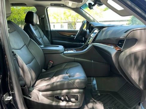 Used 2018 Cadillac Escalade ESV Premium Luxury RWD image 24