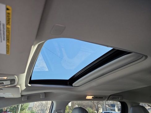 Used 2024 Toyota Sienna XLE image 8