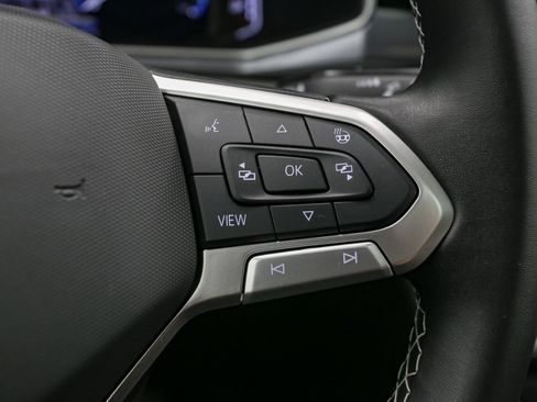 Used 2025 Volkswagen Taos SEL image 36