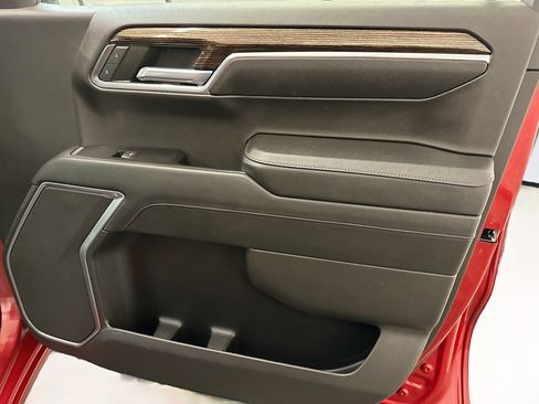 Used 2023 GMC Sierra 1500 Elevation image 33