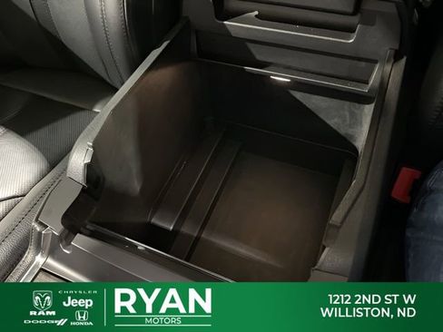 Used 2021 Ford Expedition Max Limited image 32