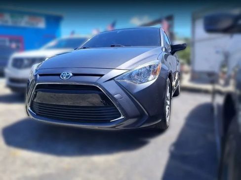 Used 2018 Toyota Yaris iA image 2
