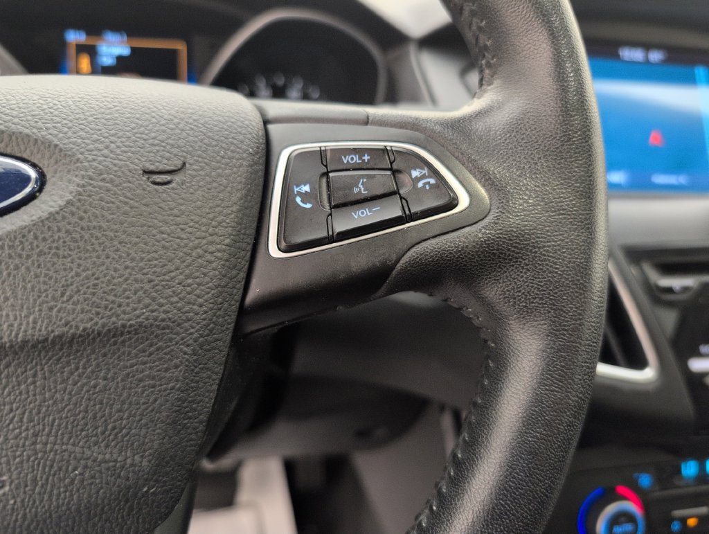 Used 2017 Ford Focus Titanium FWD image 34