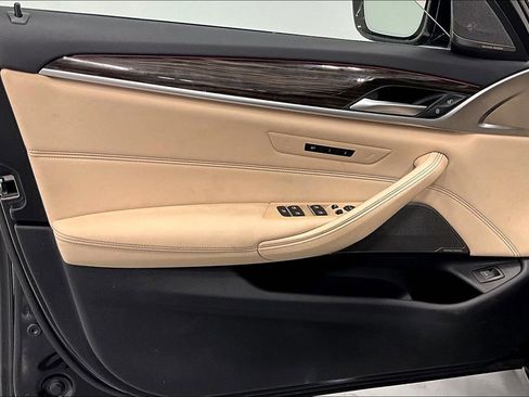 Used 2023 BMW 530i w/ Premium Package image 21