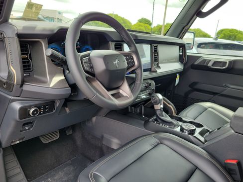 New 2026 Ford Bronco Badlands AWD/4WD image 9