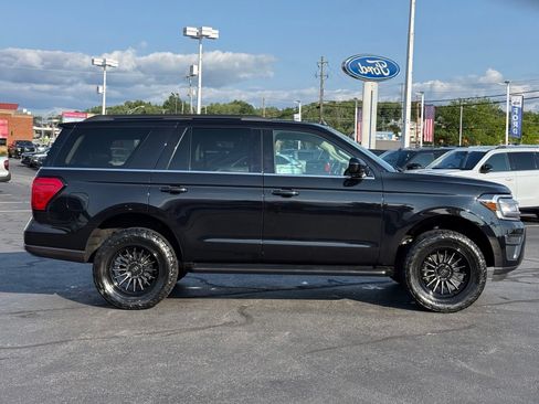 Used 2023 Ford Expedition XL AWD/4WD image 3