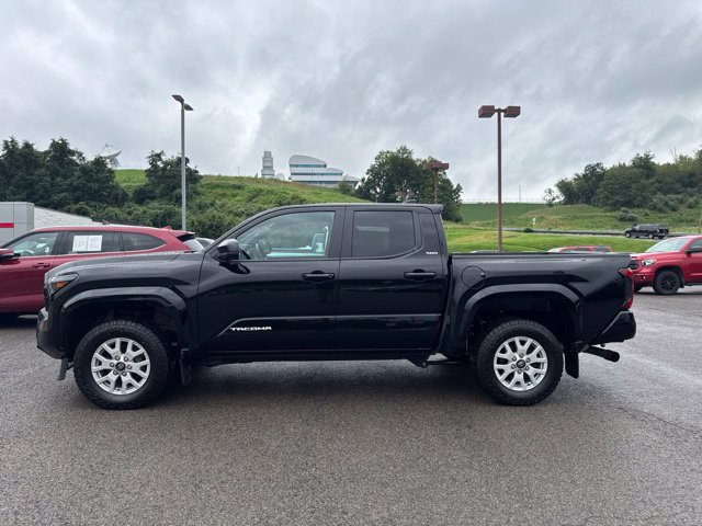 Used 2024 Toyota Tacoma SR5 AWD/4WD image 3