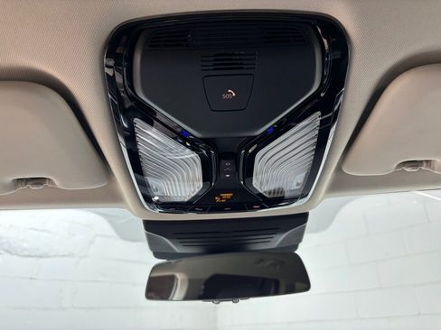 Used 2023 BMW X7 xDrive40i image 12