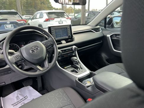 Used 2022 Toyota RAV4 XLE image 30