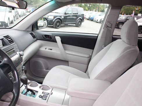 Used 2011 Toyota Highlander 4WD w/ Tow Pkg image 14