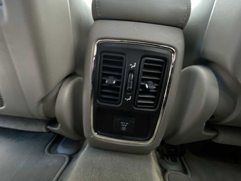 Used 2012 Jeep Grand Cherokee Altitude image 21