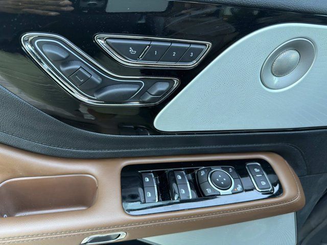 Used 2023 Lincoln Aviator Reserve w/ Equipment Group 201A RWD image 9