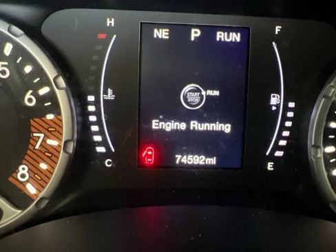Used 2020 Jeep Renegade Latitude FWD image 12