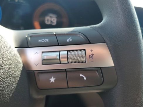 Certified 2025 Hyundai Kona SE AWD/4WD image 22